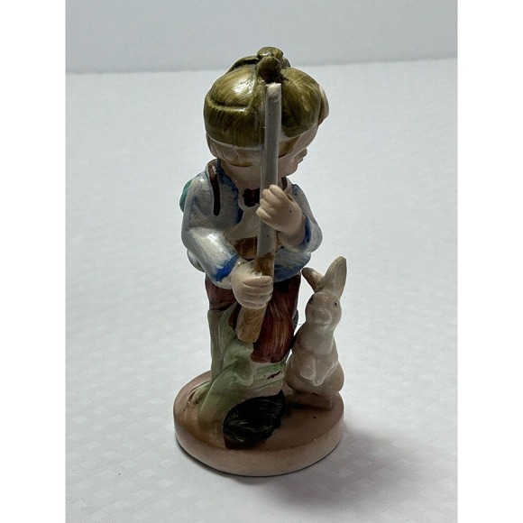 Sphinx Ceramic Vintage Figurine - Little Boy Holding A Gun With Rabbit - Picture 4 of 10